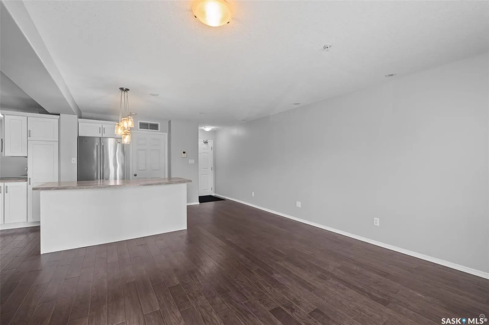 586 River STREET E, #105