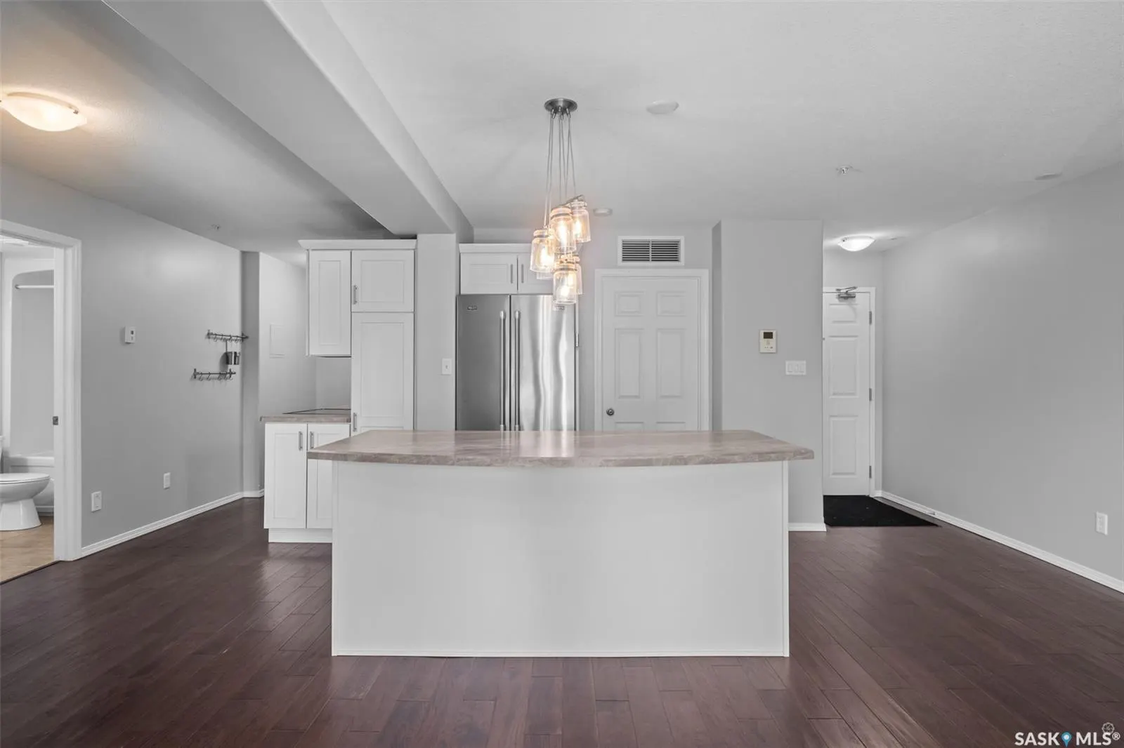 586 River STREET E, #105
