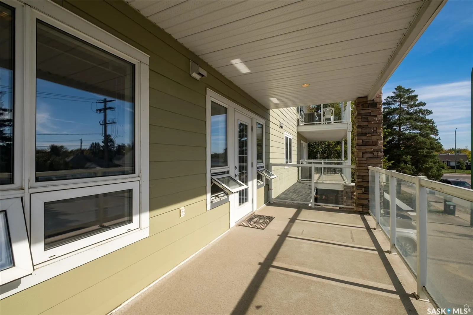 586 River STREET E, #105