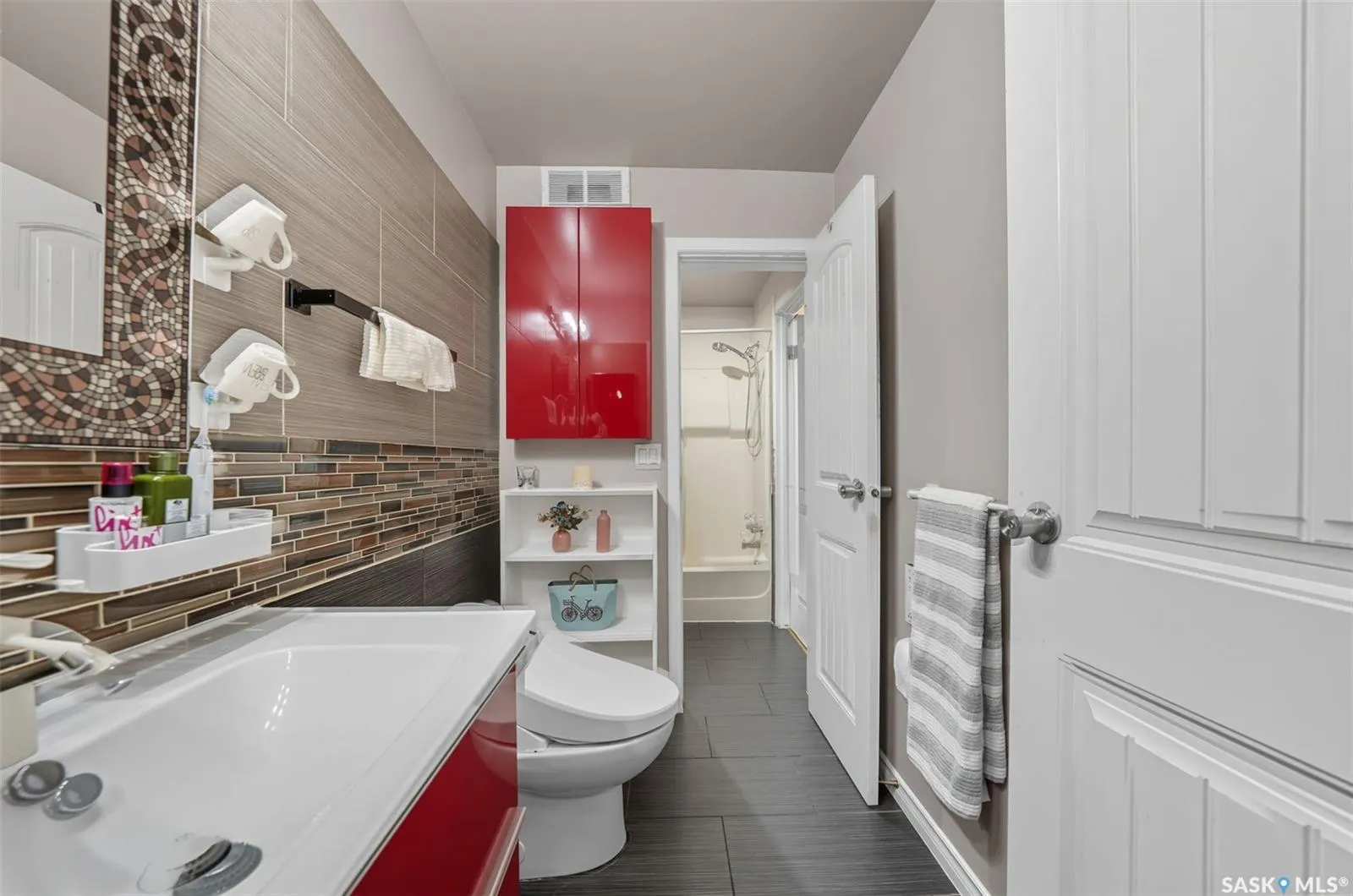227 Waterbury ROAD