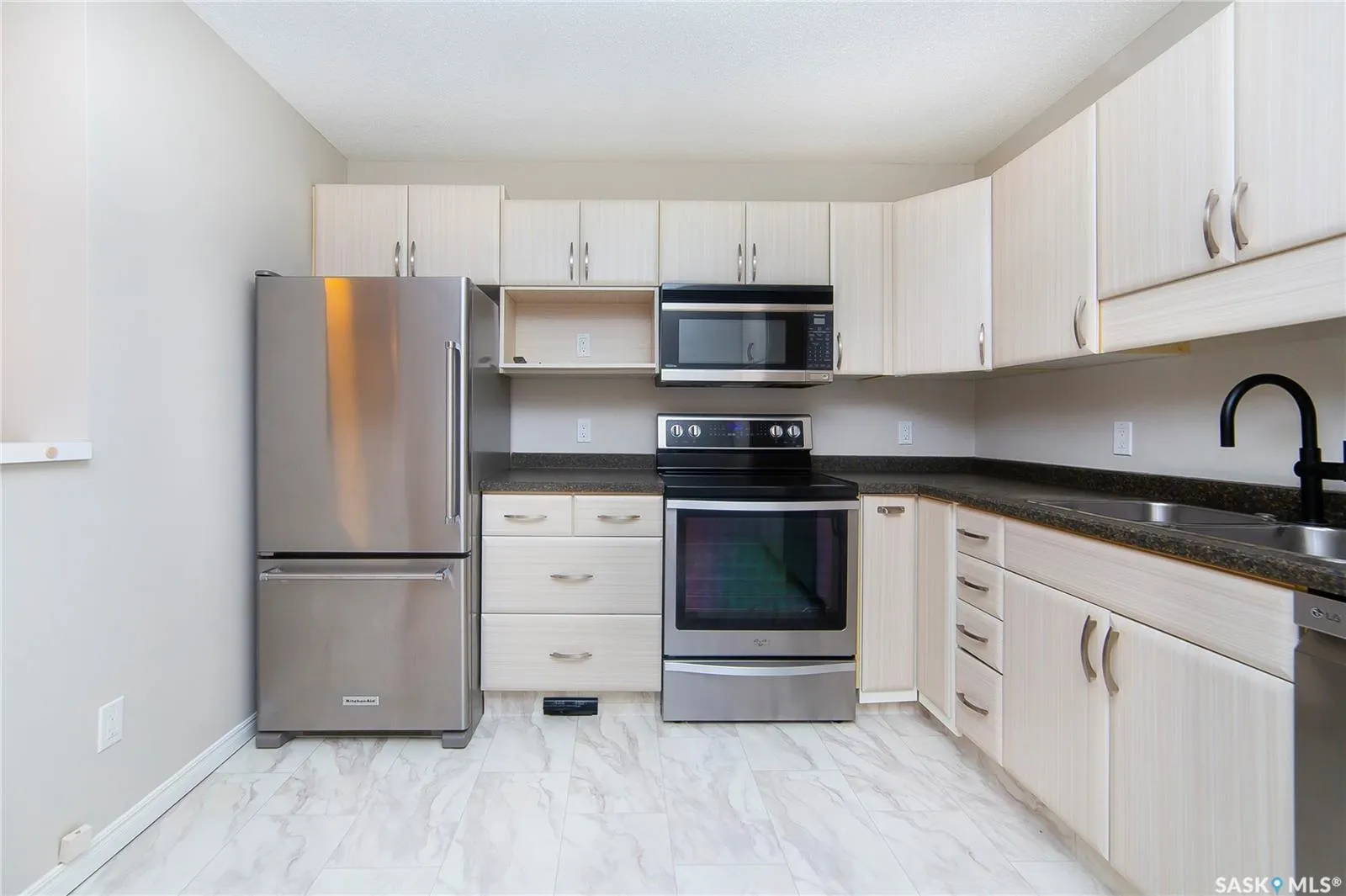 3415 Calder CRESCENT, #8