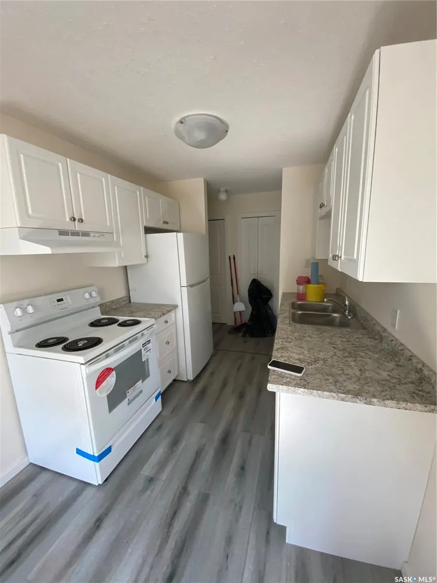 2311 Ross CRESCENT