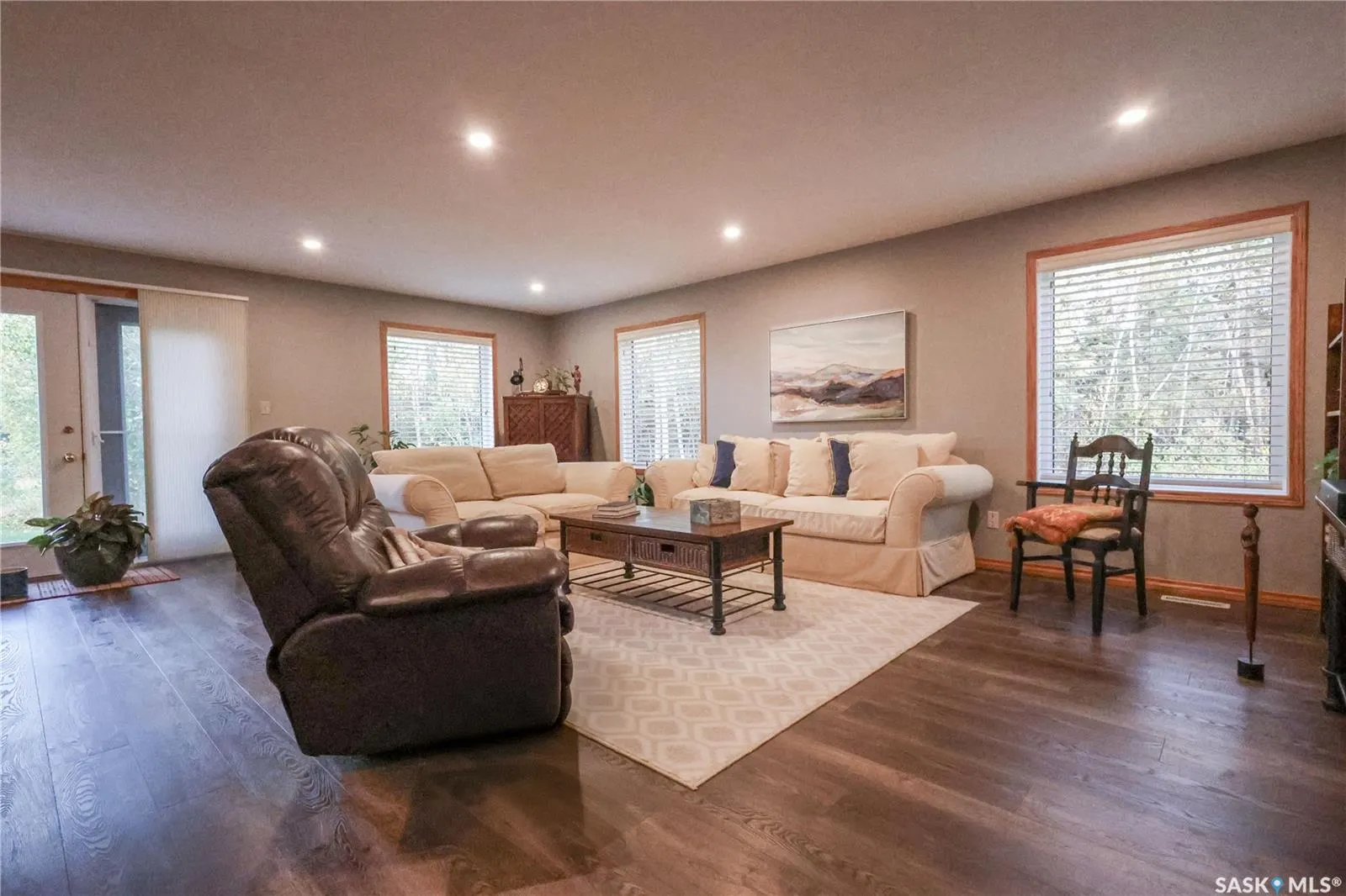 105 Crestview DRIVE
