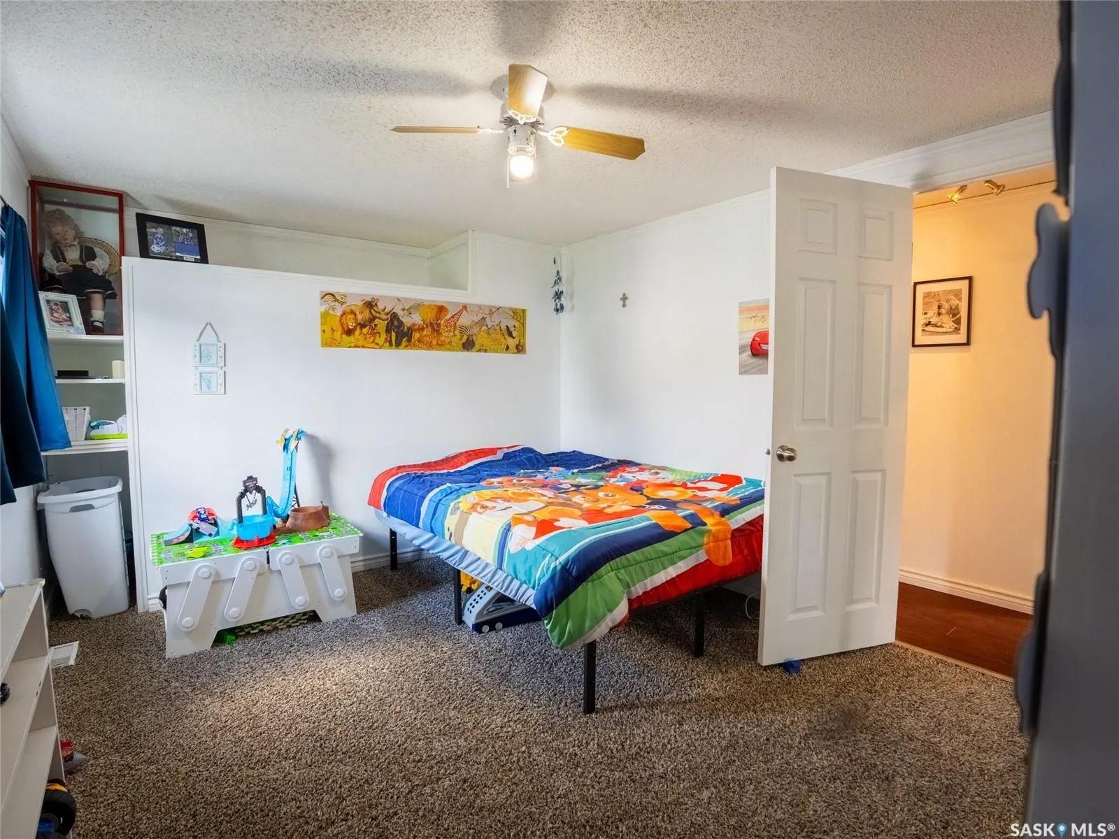 20 Crystal DRIVE