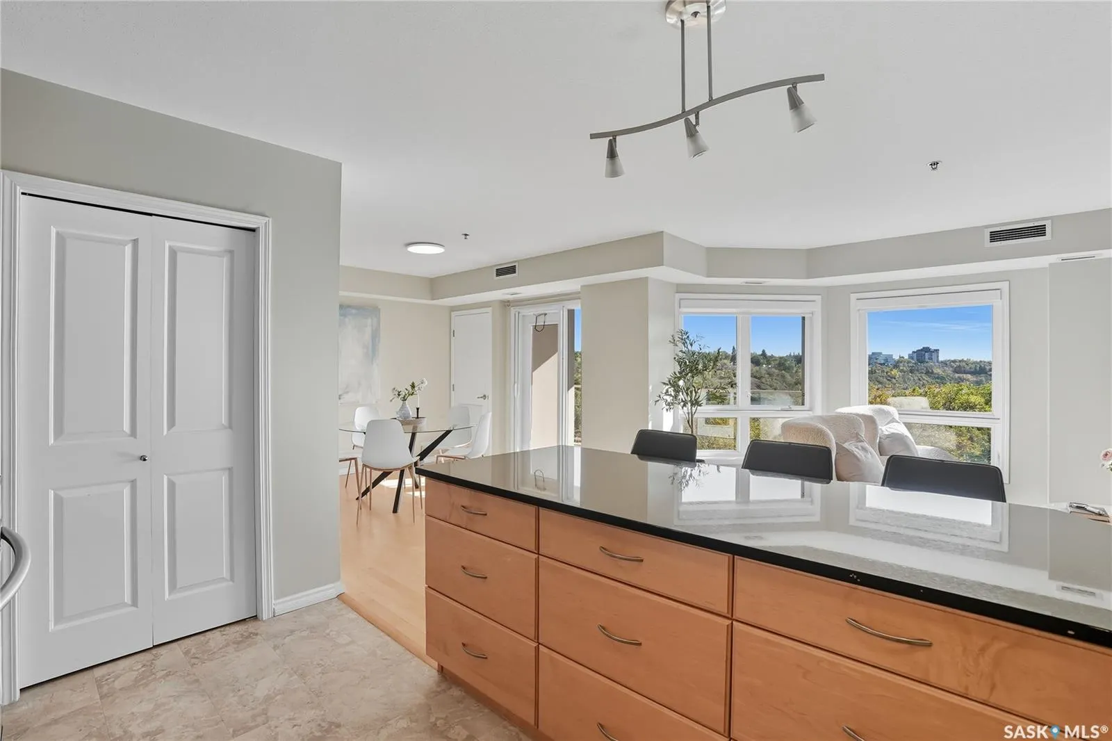 902 Spadina CRESCENT E, #609
