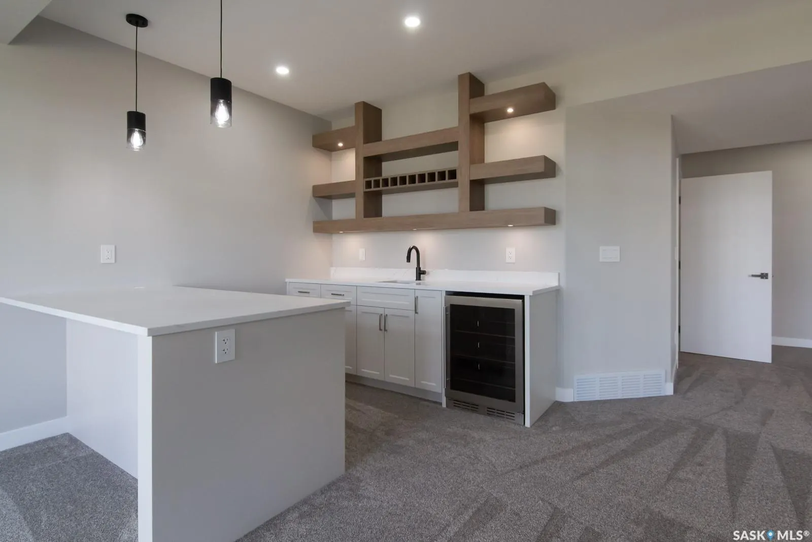 423 Sharma CRESCENT