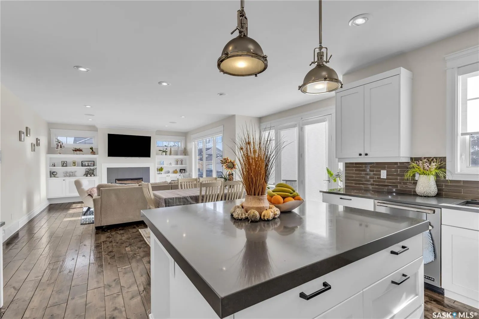 438 Horlick MANOR