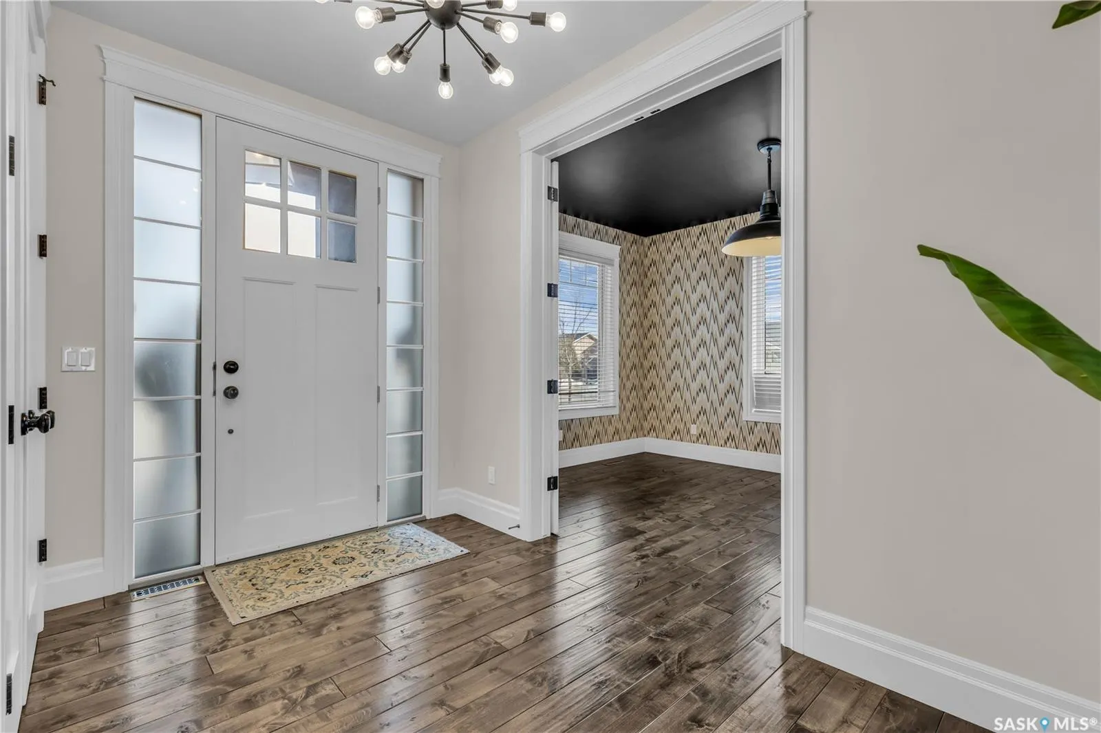 438 Horlick MANOR
