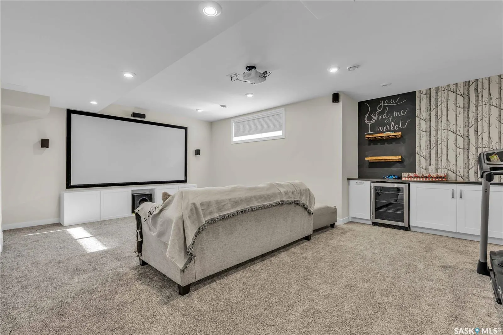 438 Horlick MANOR