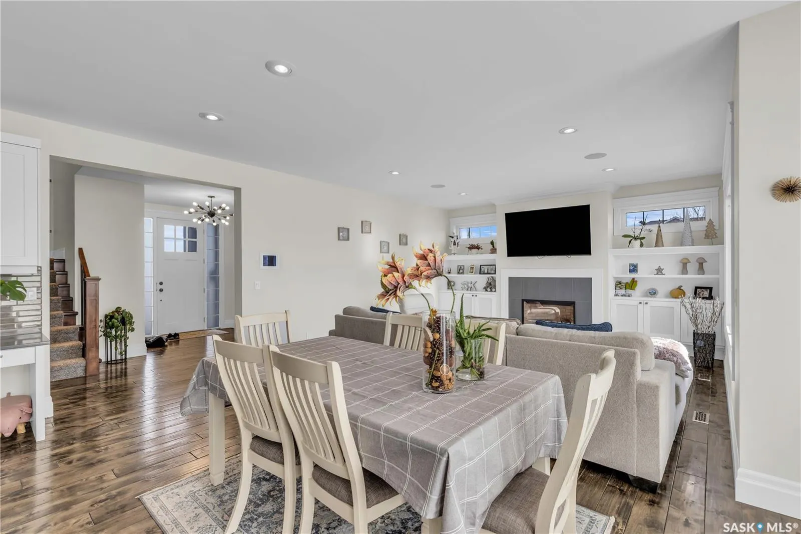 438 Horlick MANOR