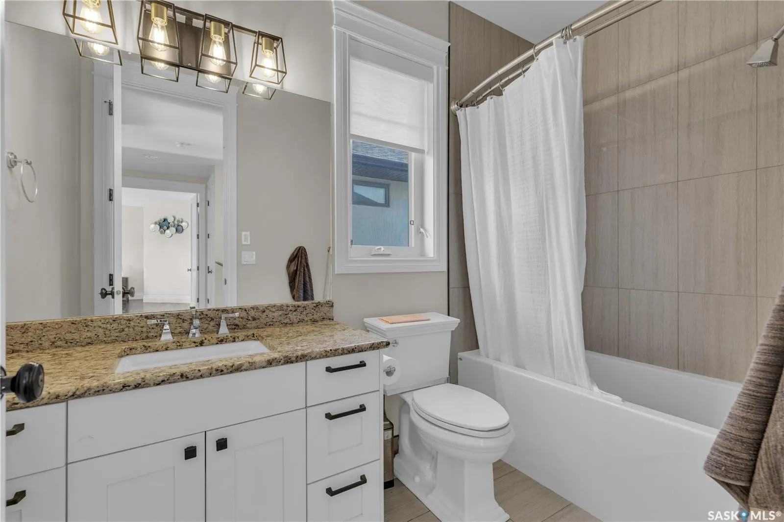 438 Horlick MANOR