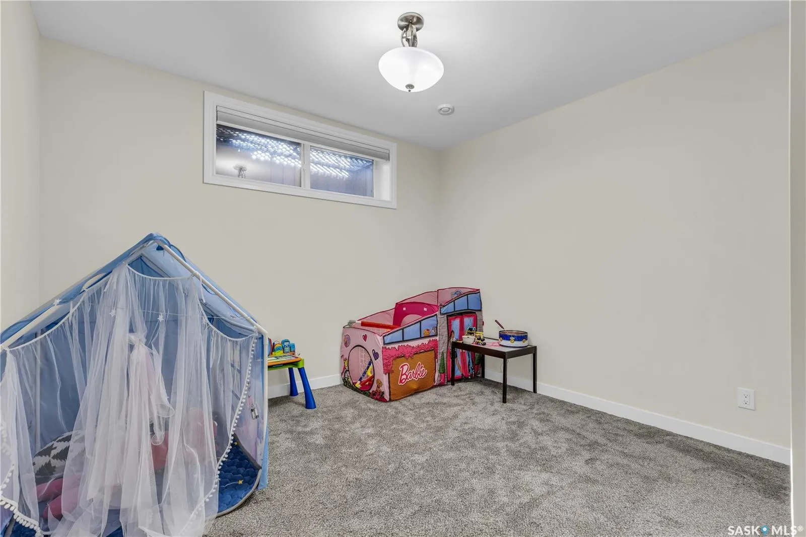 438 Horlick MANOR