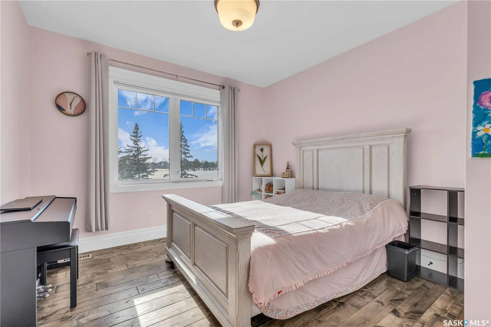 438 Horlick MANOR