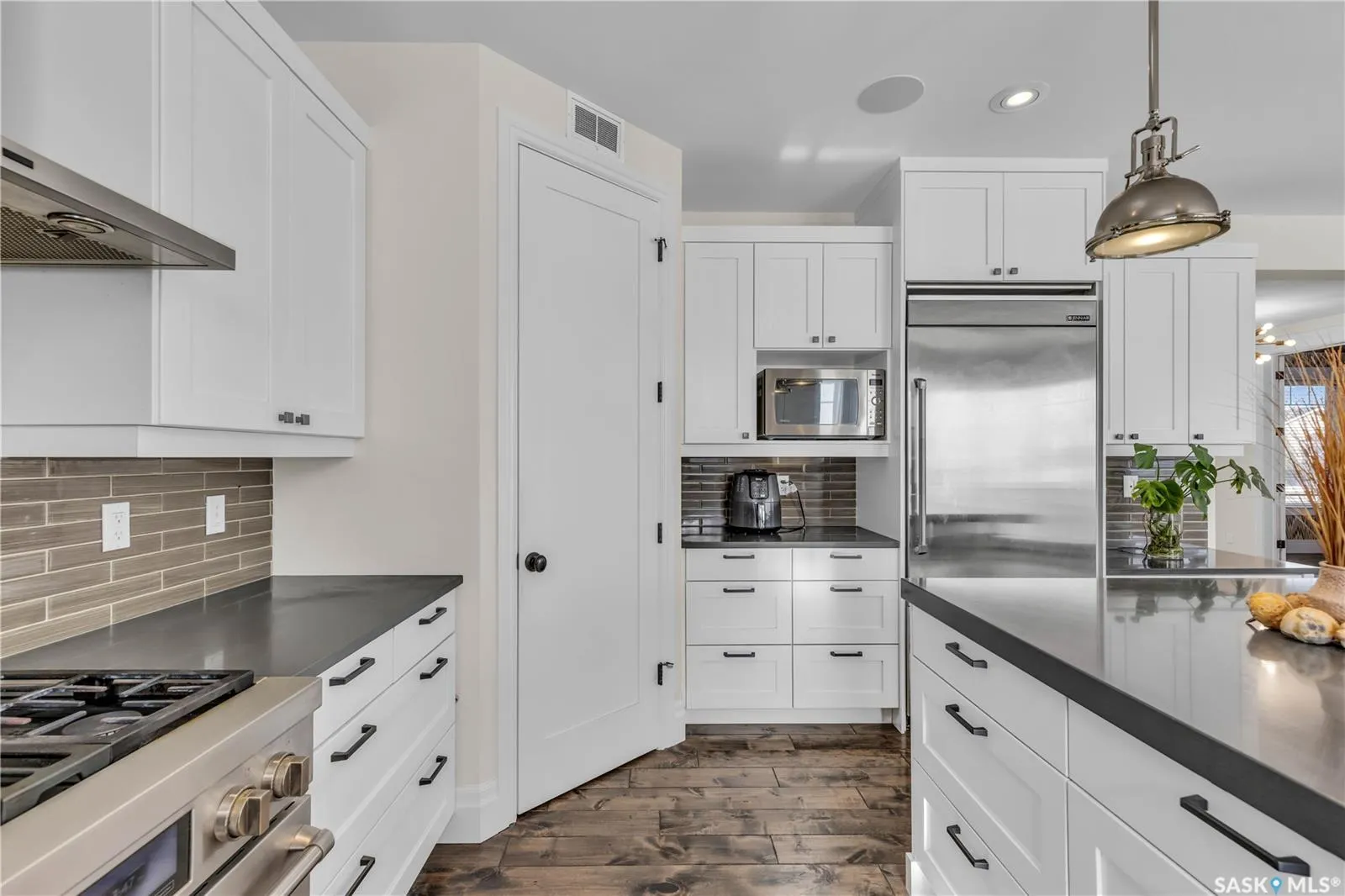 438 Horlick MANOR