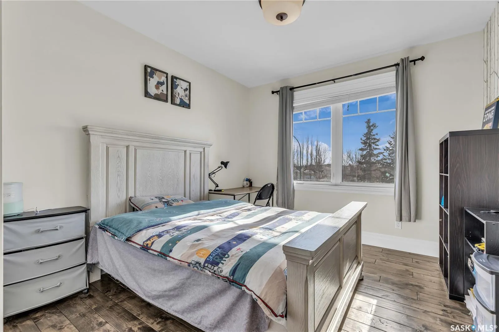 438 Horlick MANOR