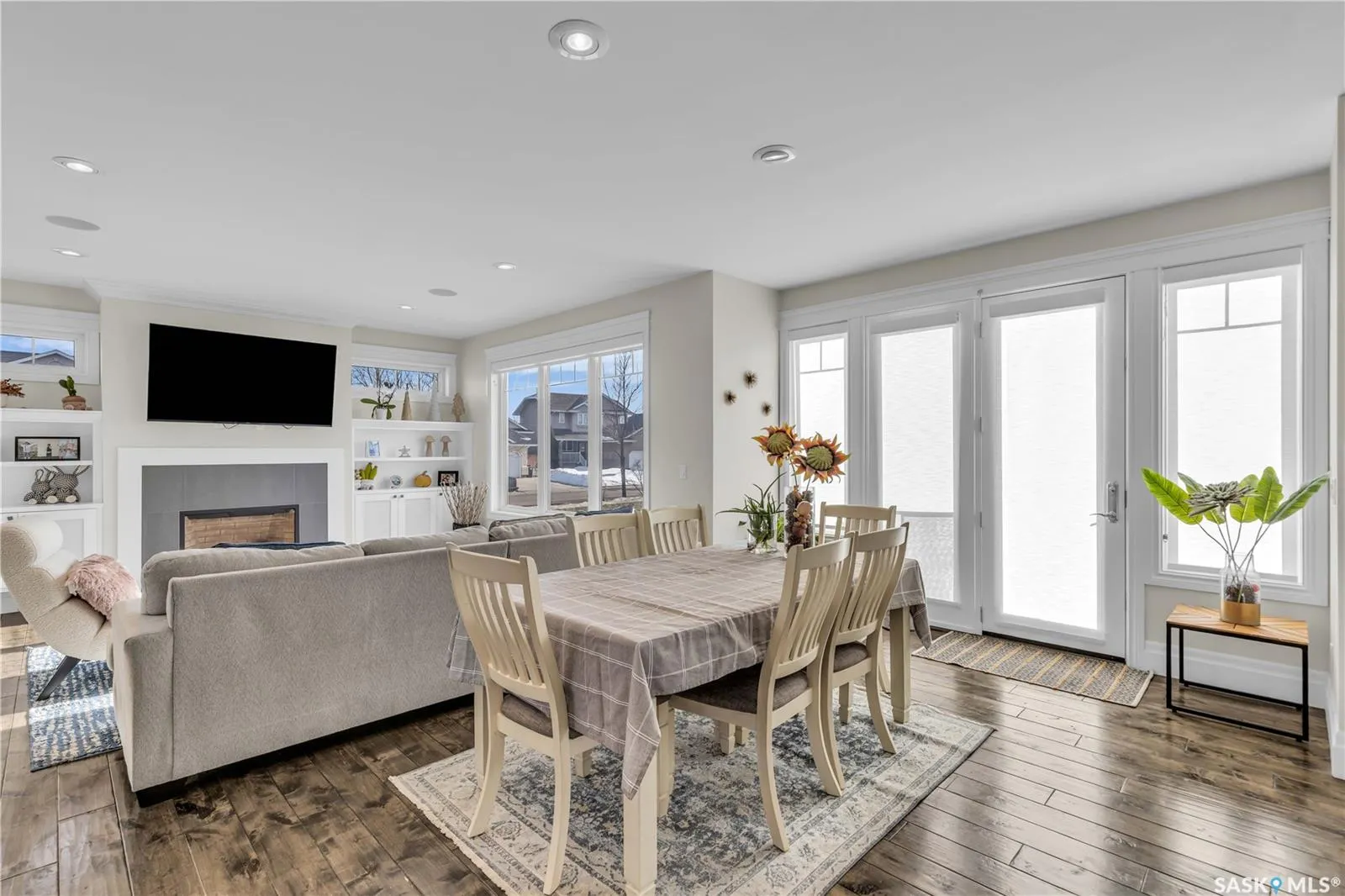 438 Horlick MANOR