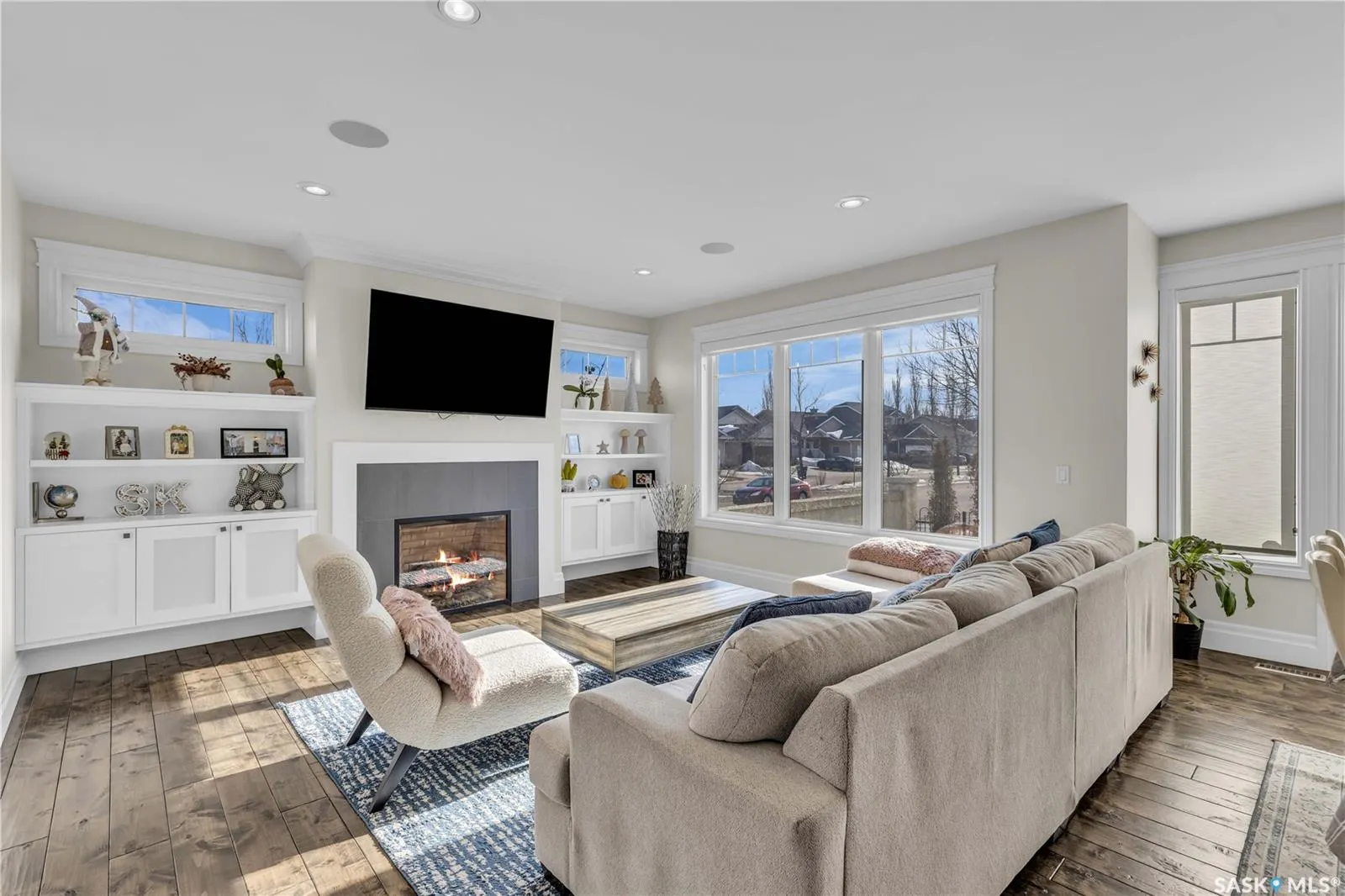 438 Horlick MANOR