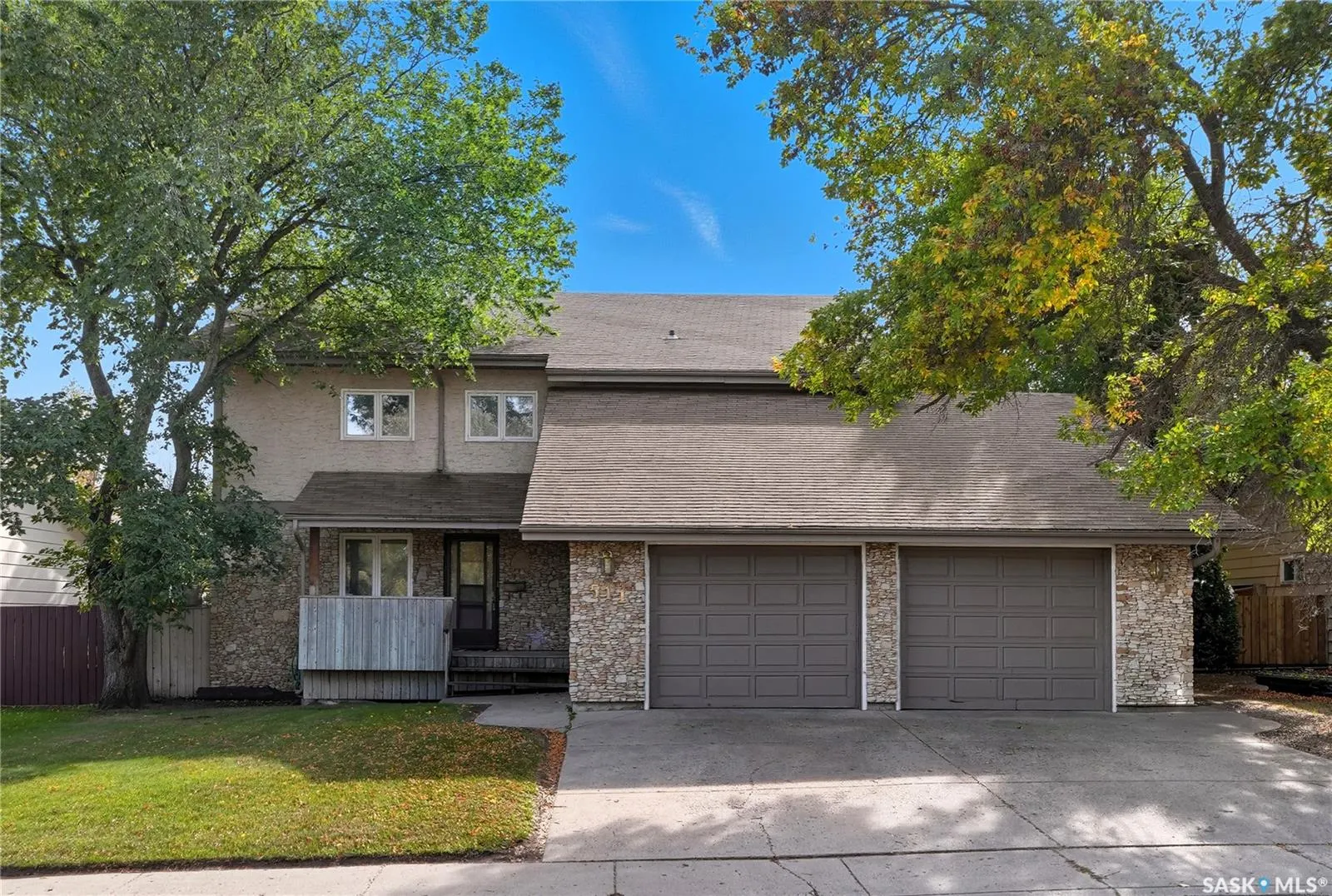 511 AE Adams CRESCENT