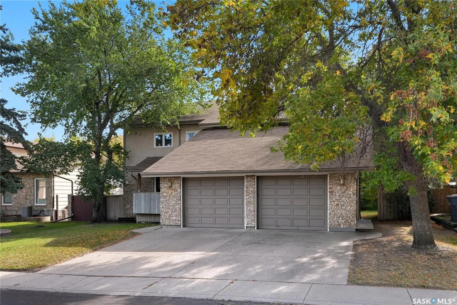 511 AE Adams CRESCENT