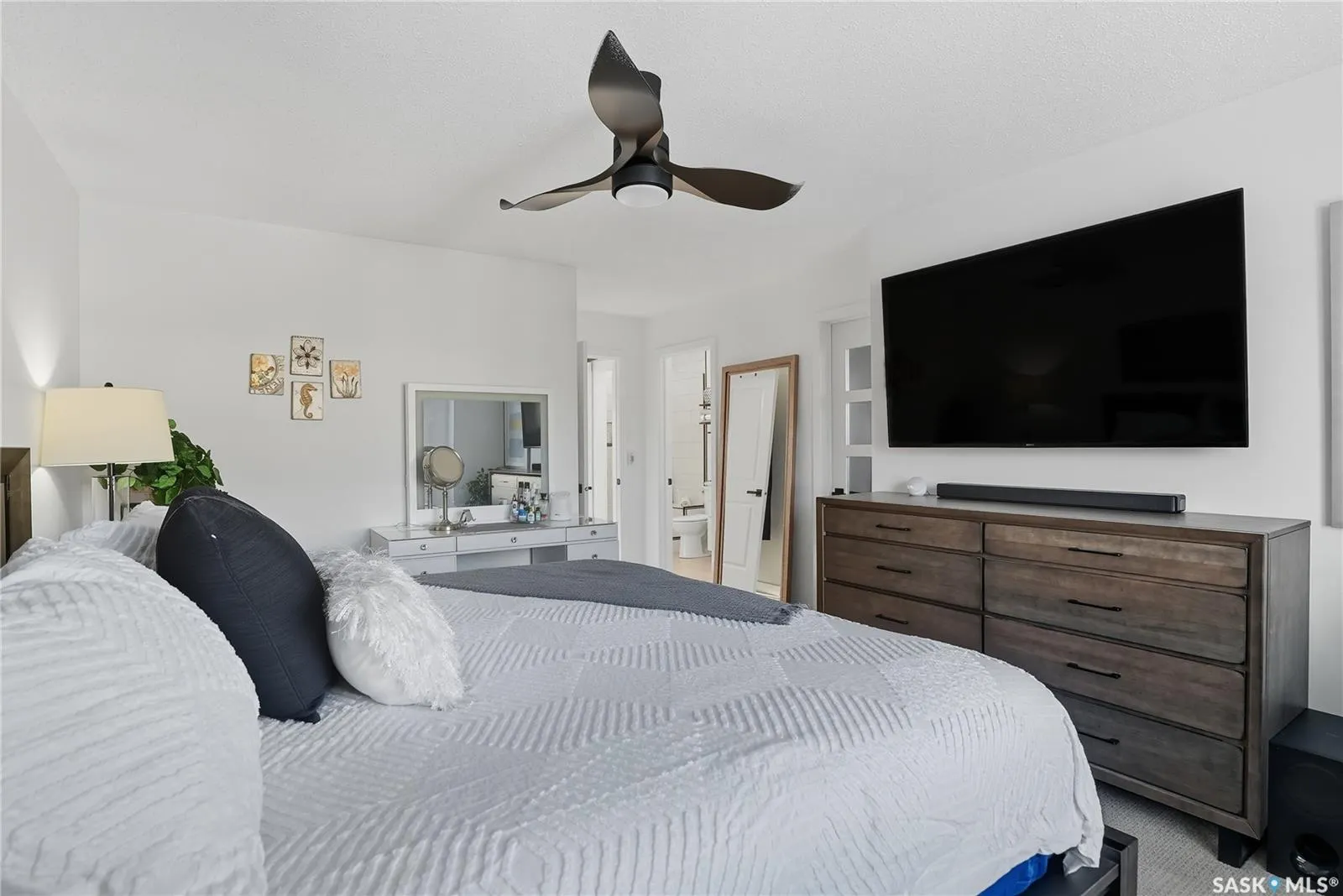 410 Ledingham WAY, #116