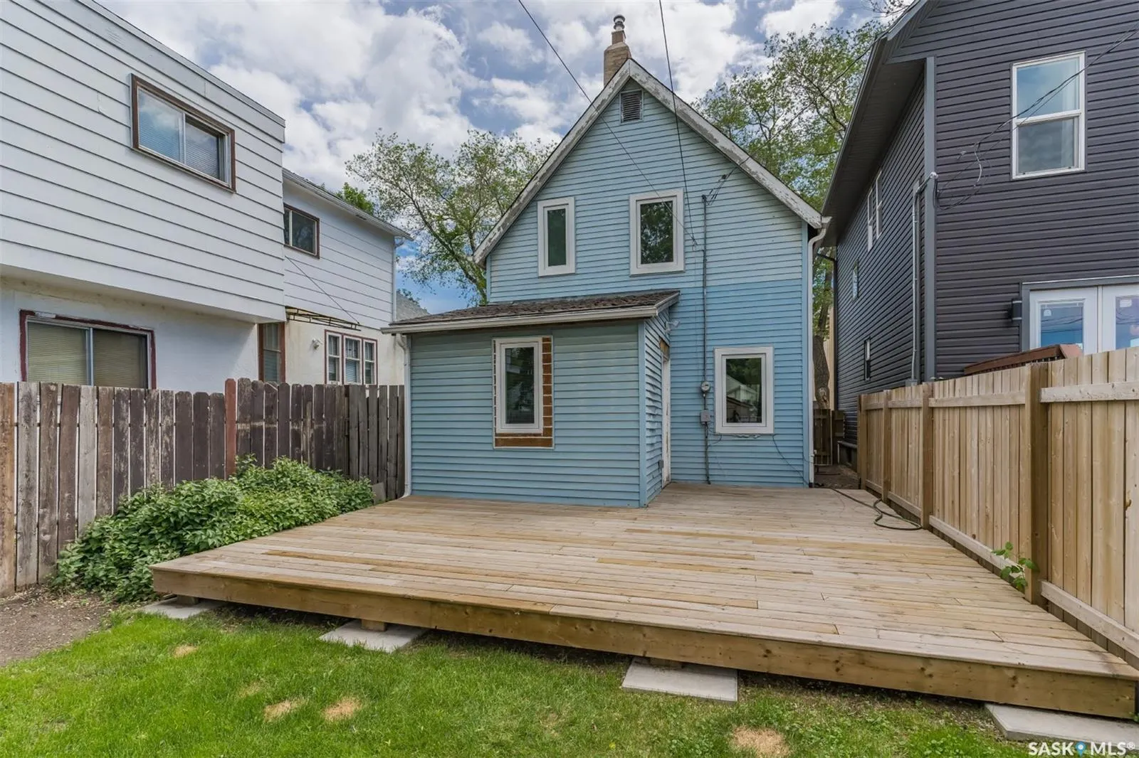 537 F AVENUE S