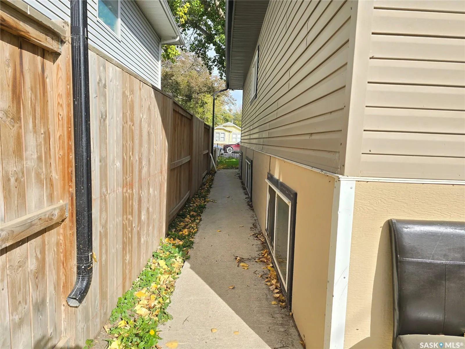 1811 20th STREET W