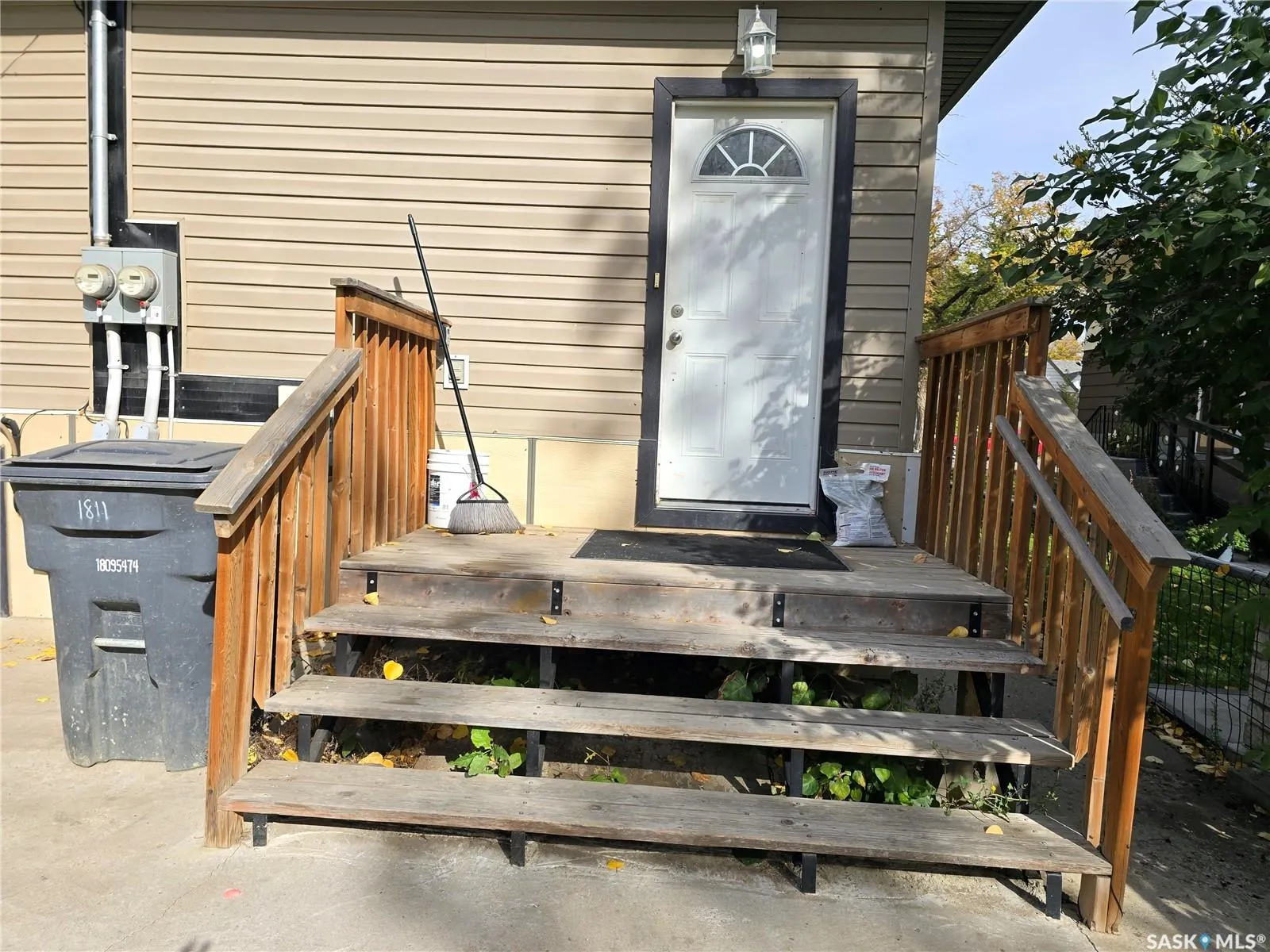 1811 20th STREET W