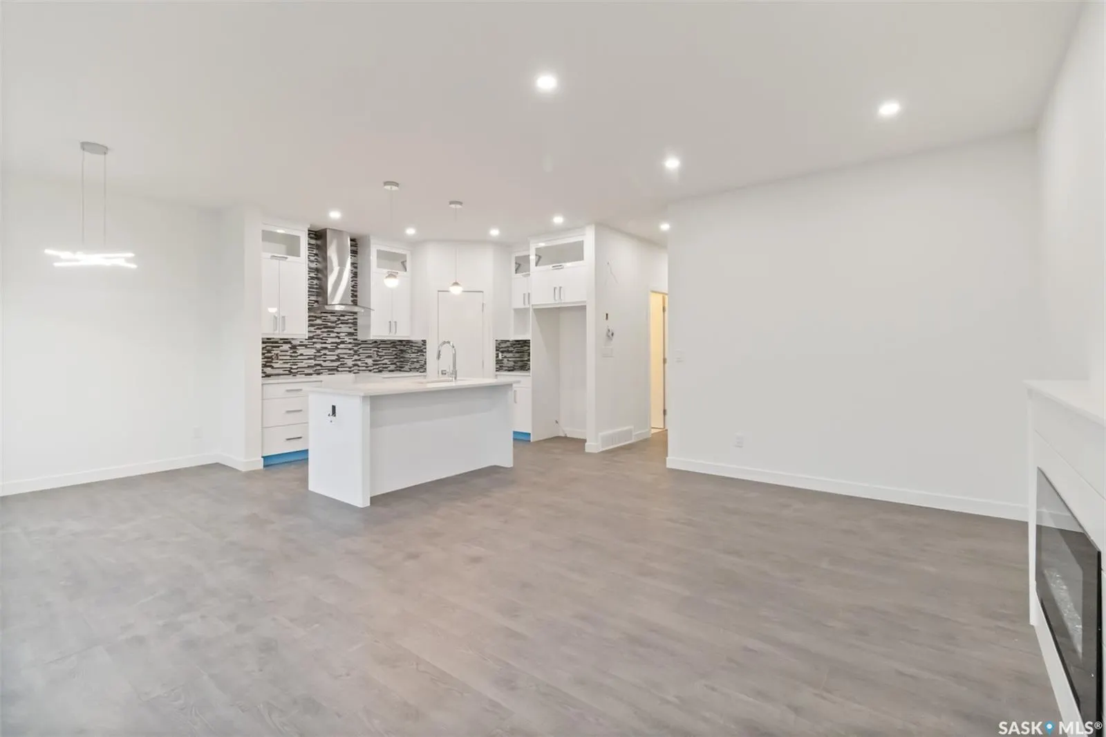 157 Antonini COURT