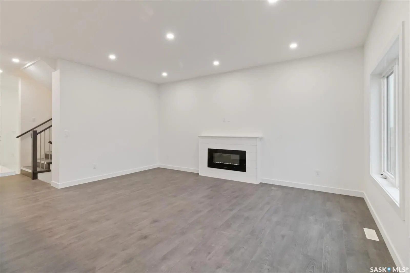 157 Antonini COURT