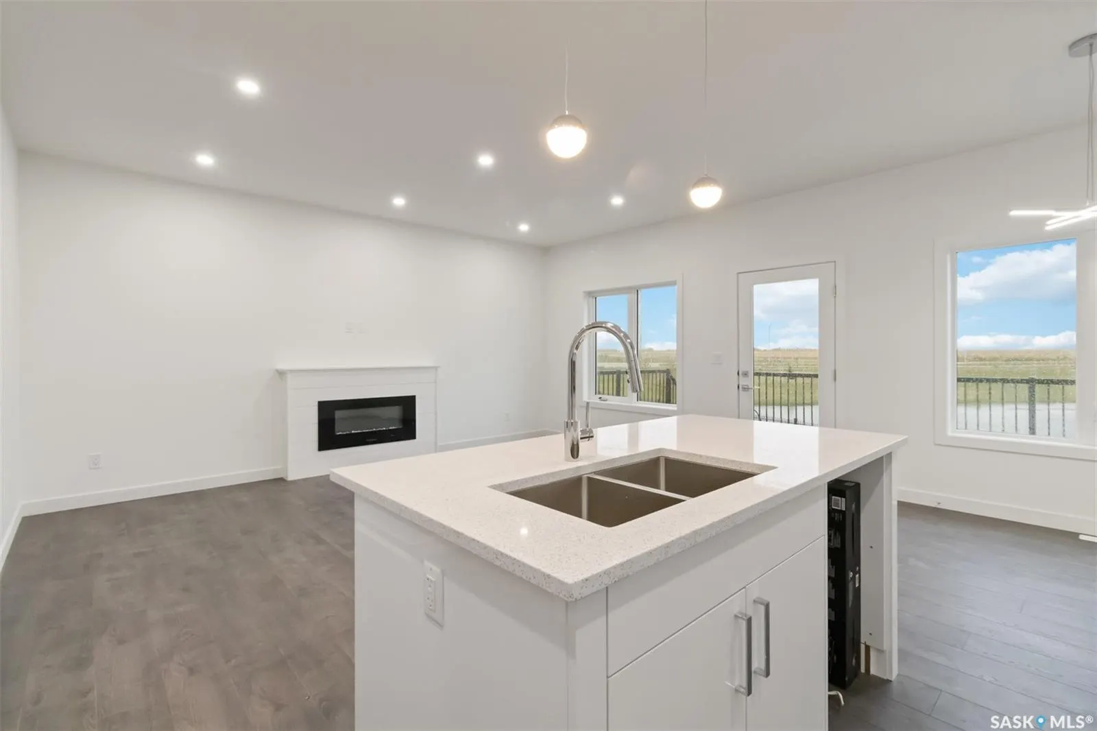 157 Antonini COURT