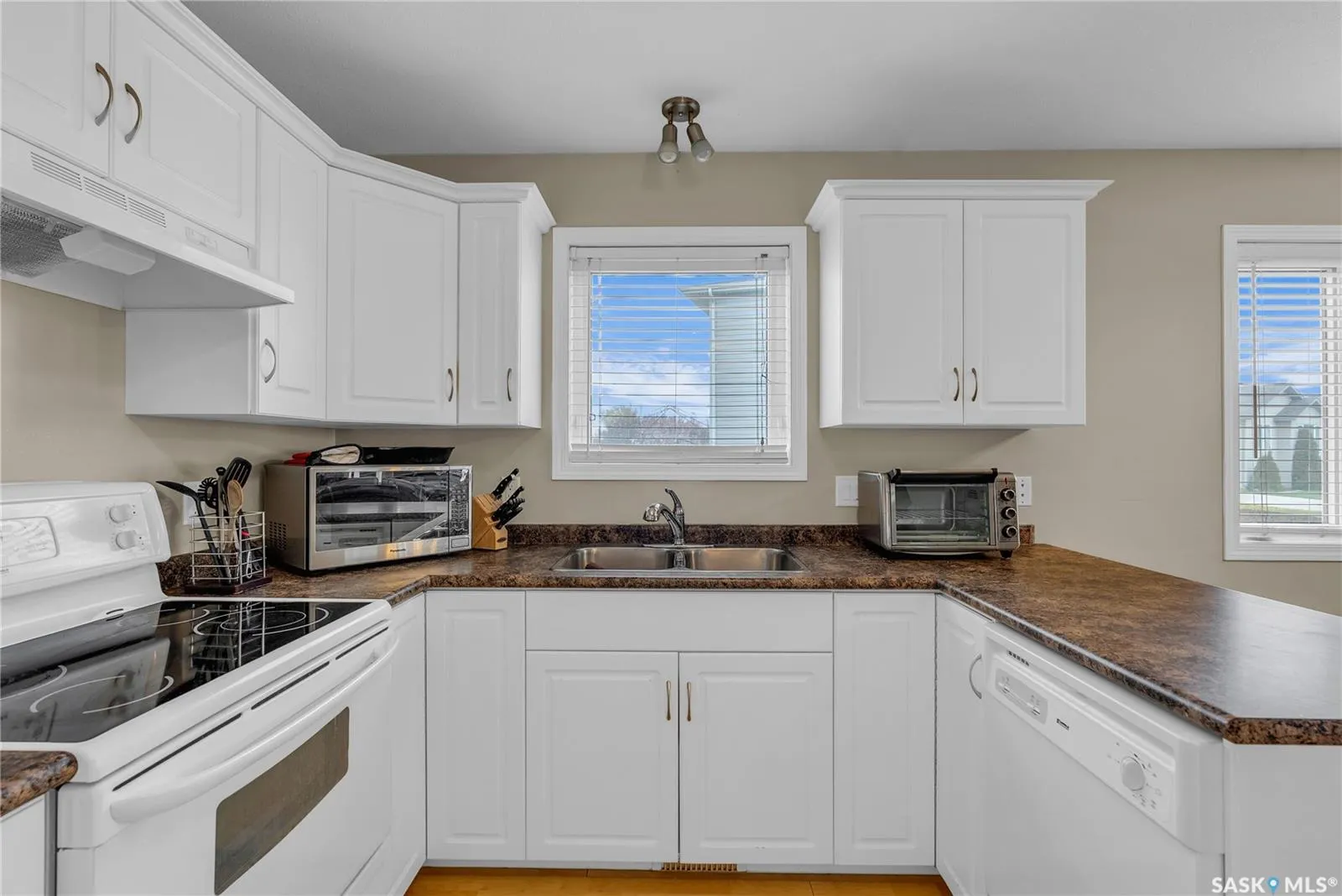 403 Rutherford CRESCENT