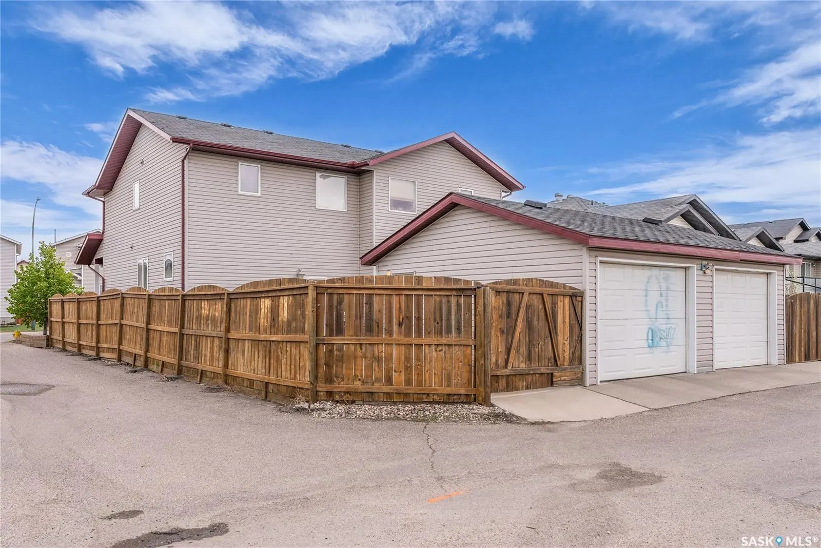 403 Rutherford CRESCENT