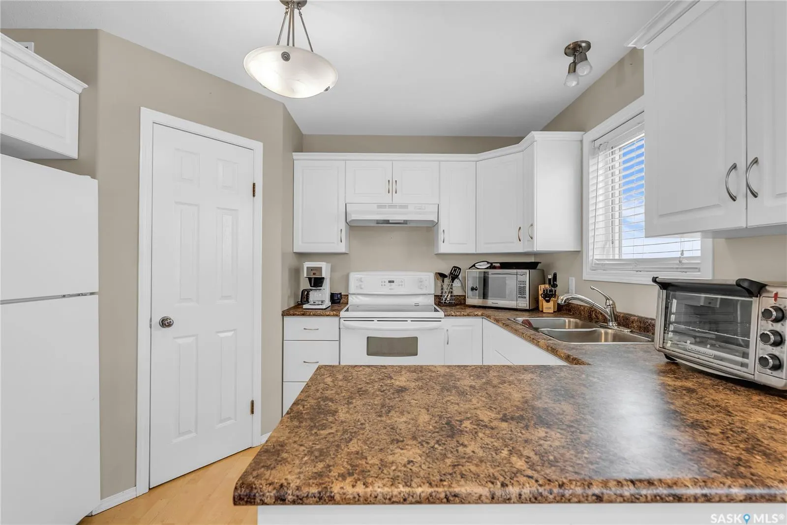 403 Rutherford CRESCENT