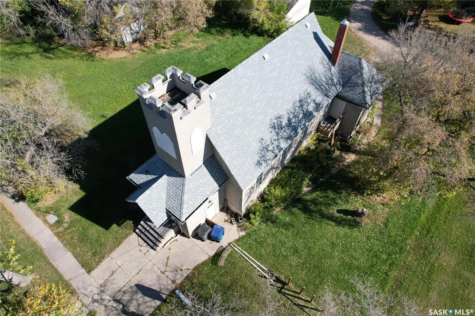 307 6th AVENUE