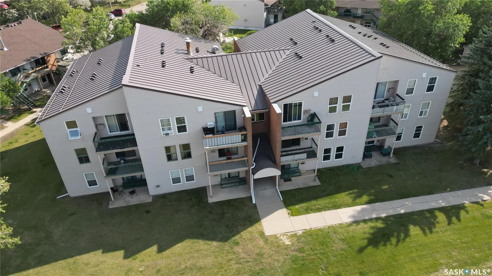34 NOLLET AVENUE, #102