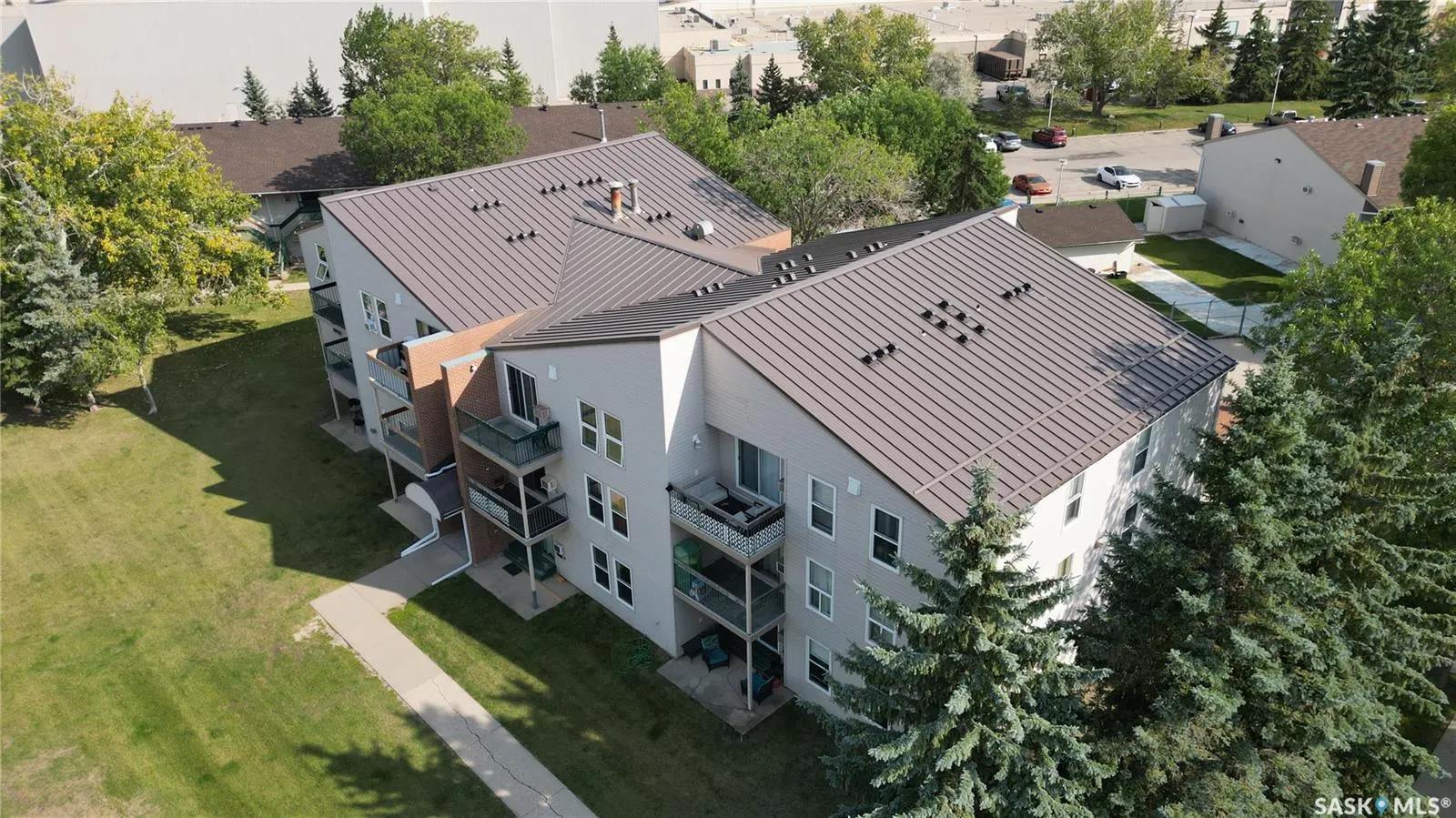 34 NOLLET AVENUE, #102