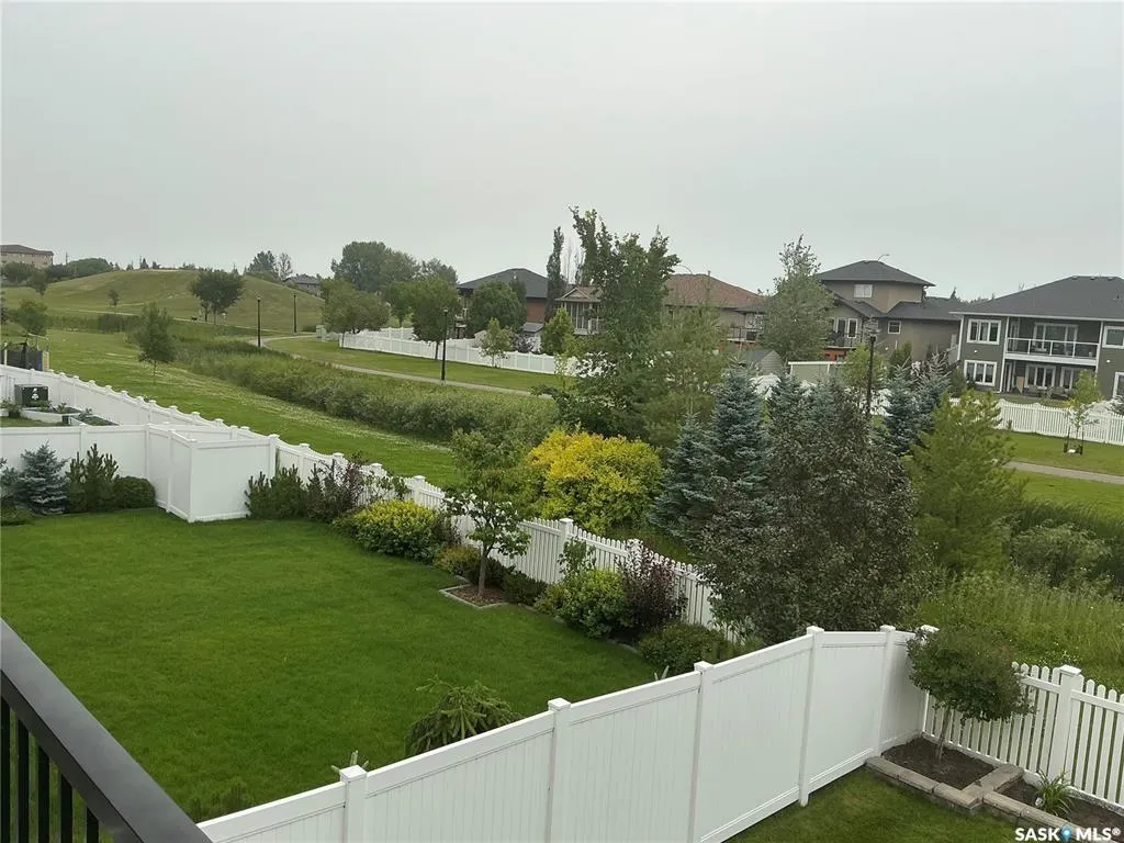 737 Gowan ROAD