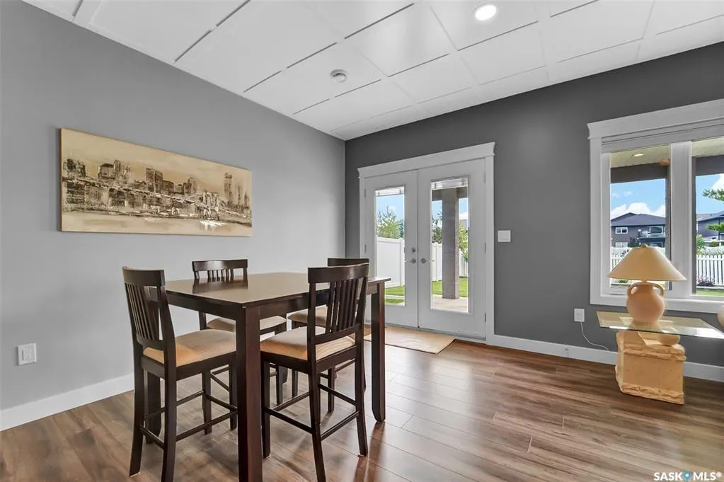 737 Gowan ROAD