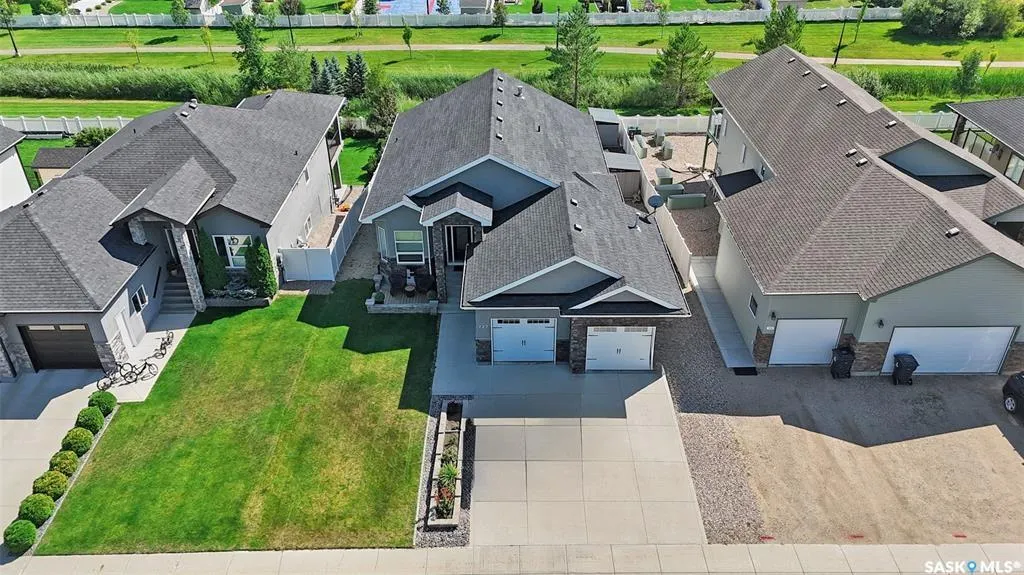 737 Gowan ROAD