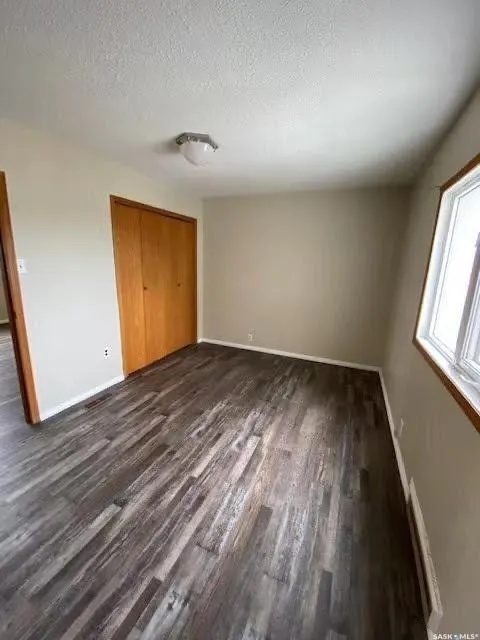 325 & 329 4th AVENUE SW
