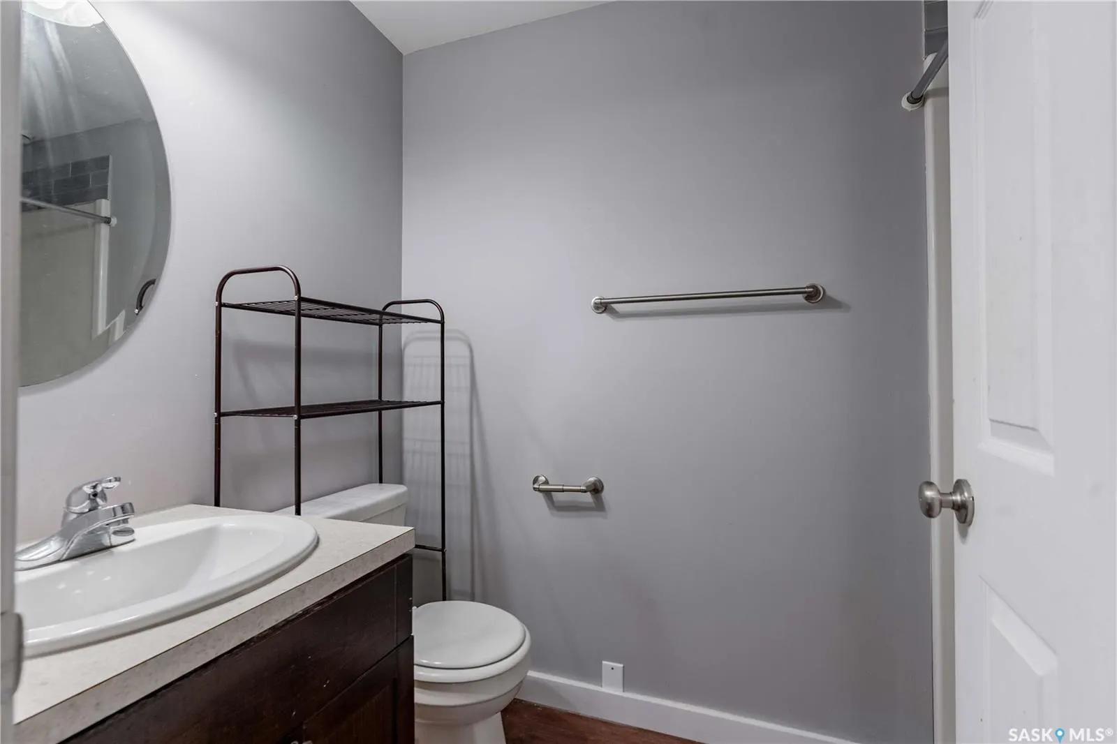 204 4th STREET E