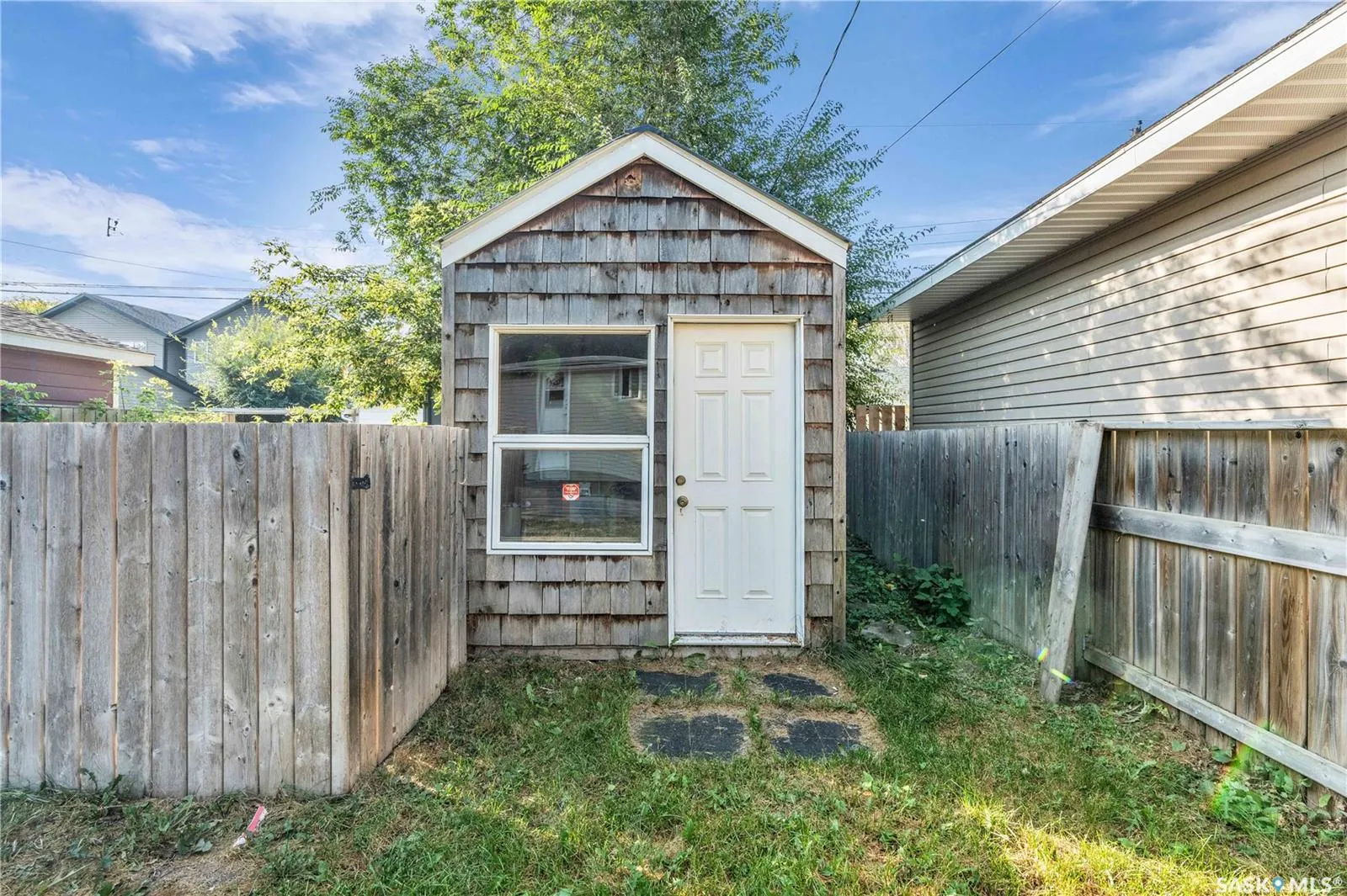 204 4th STREET E