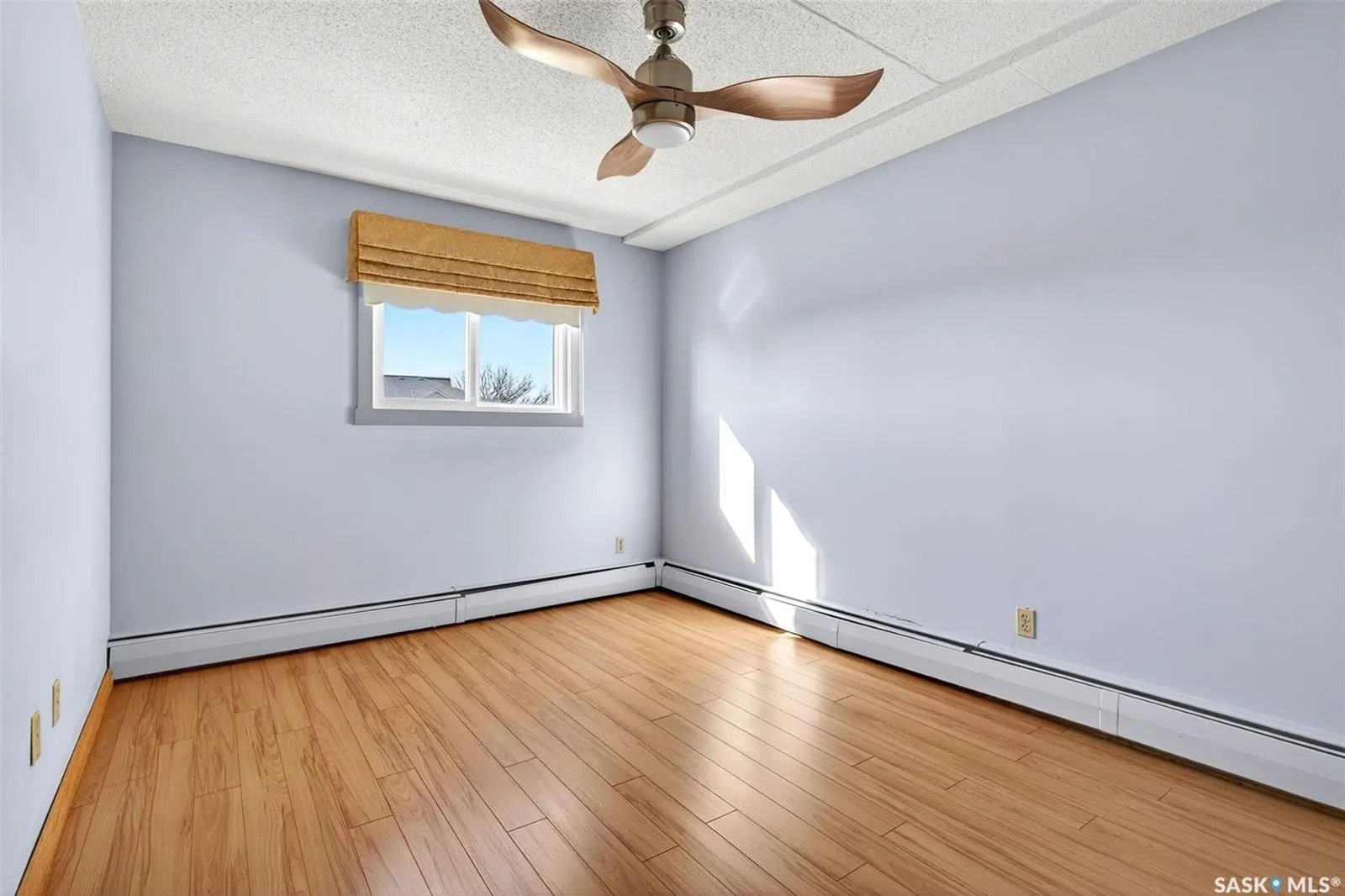 20 Kleisinger CRESCENT, #402