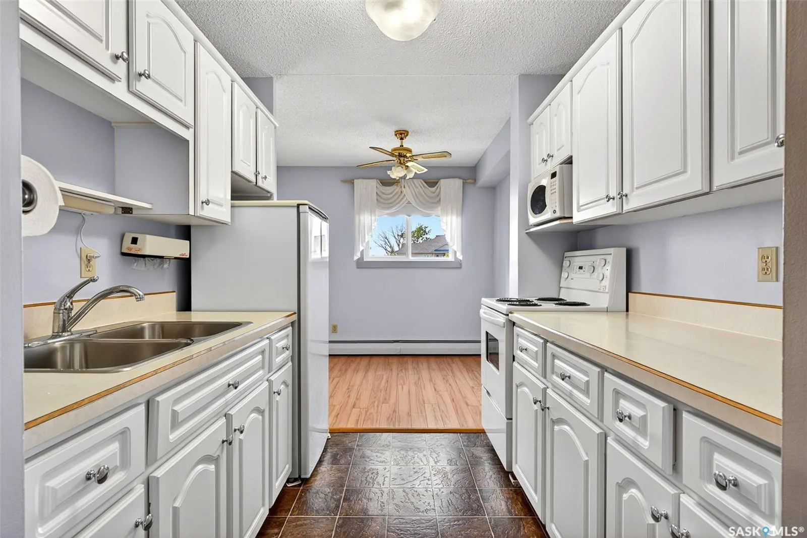 20 Kleisinger CRESCENT, #402