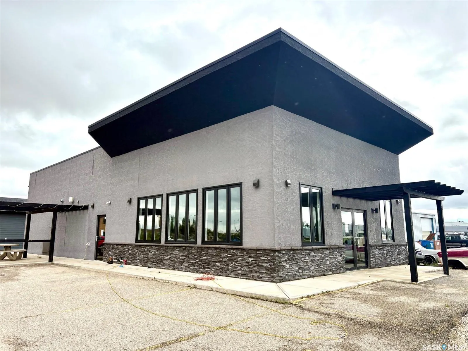 210 Service ROAD