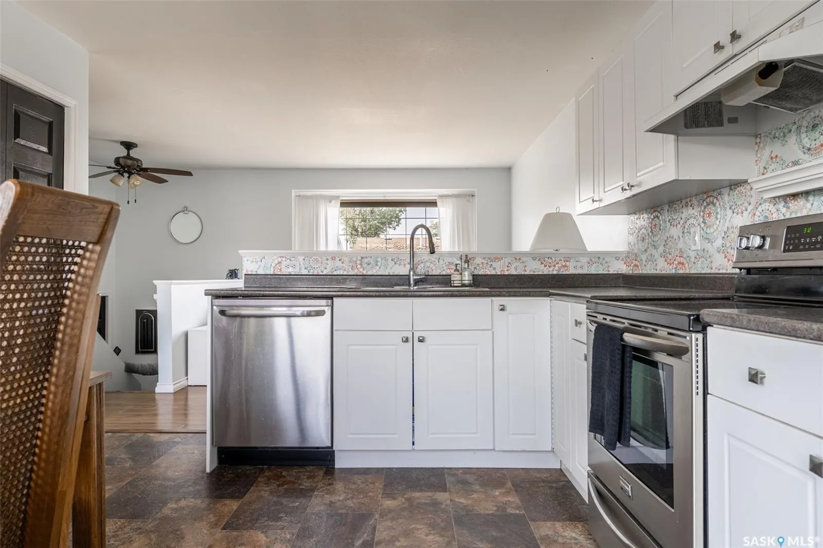 143 Gropper CRESCENT, #13