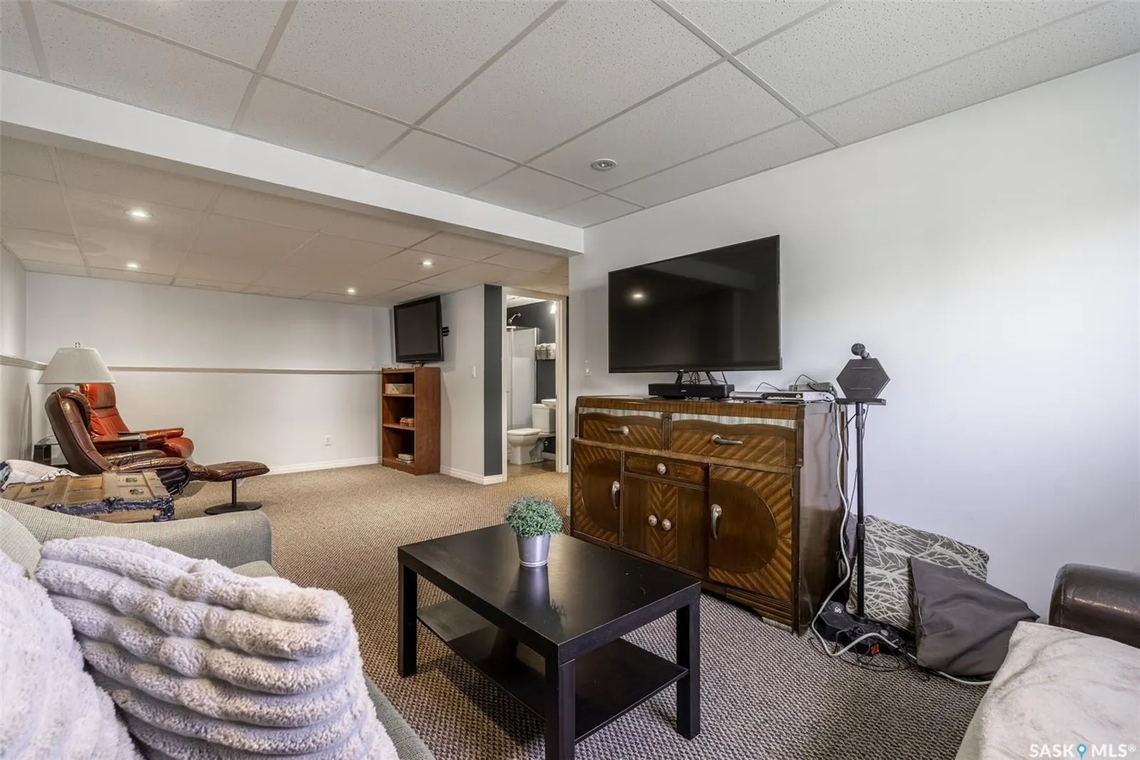 143 Gropper CRESCENT, #13