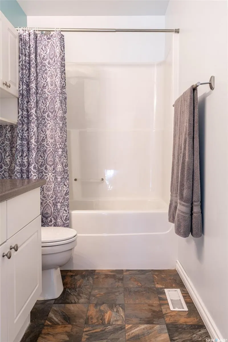 143 Gropper CRESCENT, #13