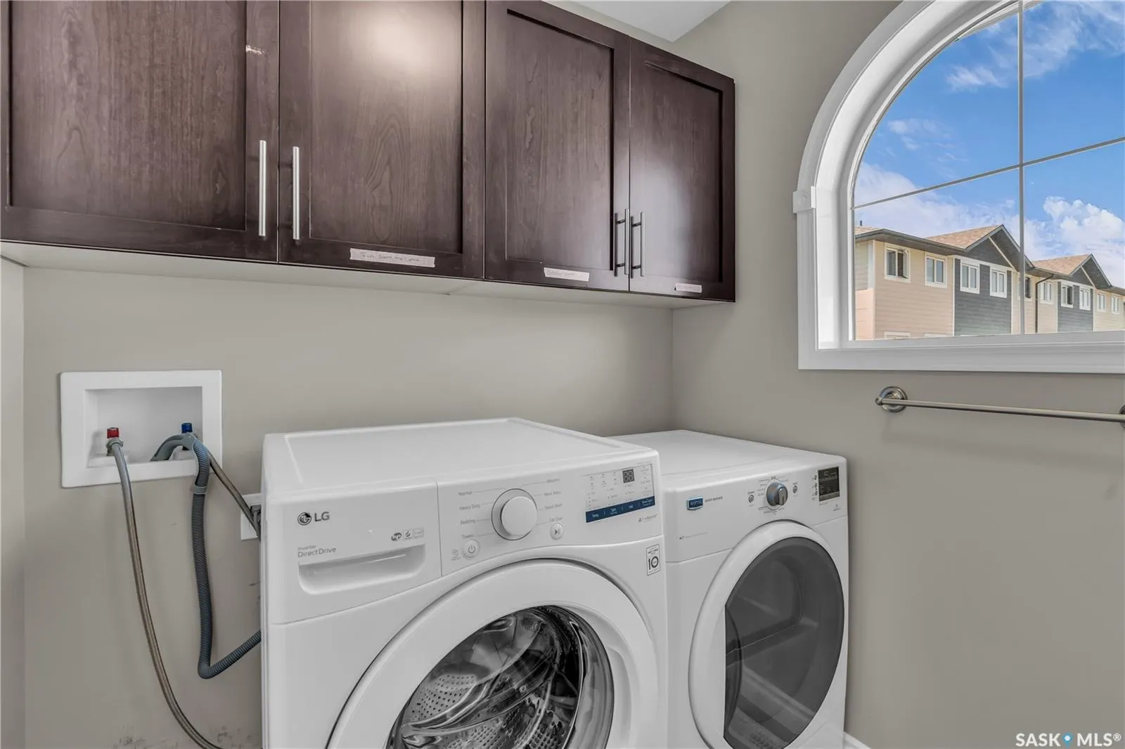 212 Willis CRESCENT, #103