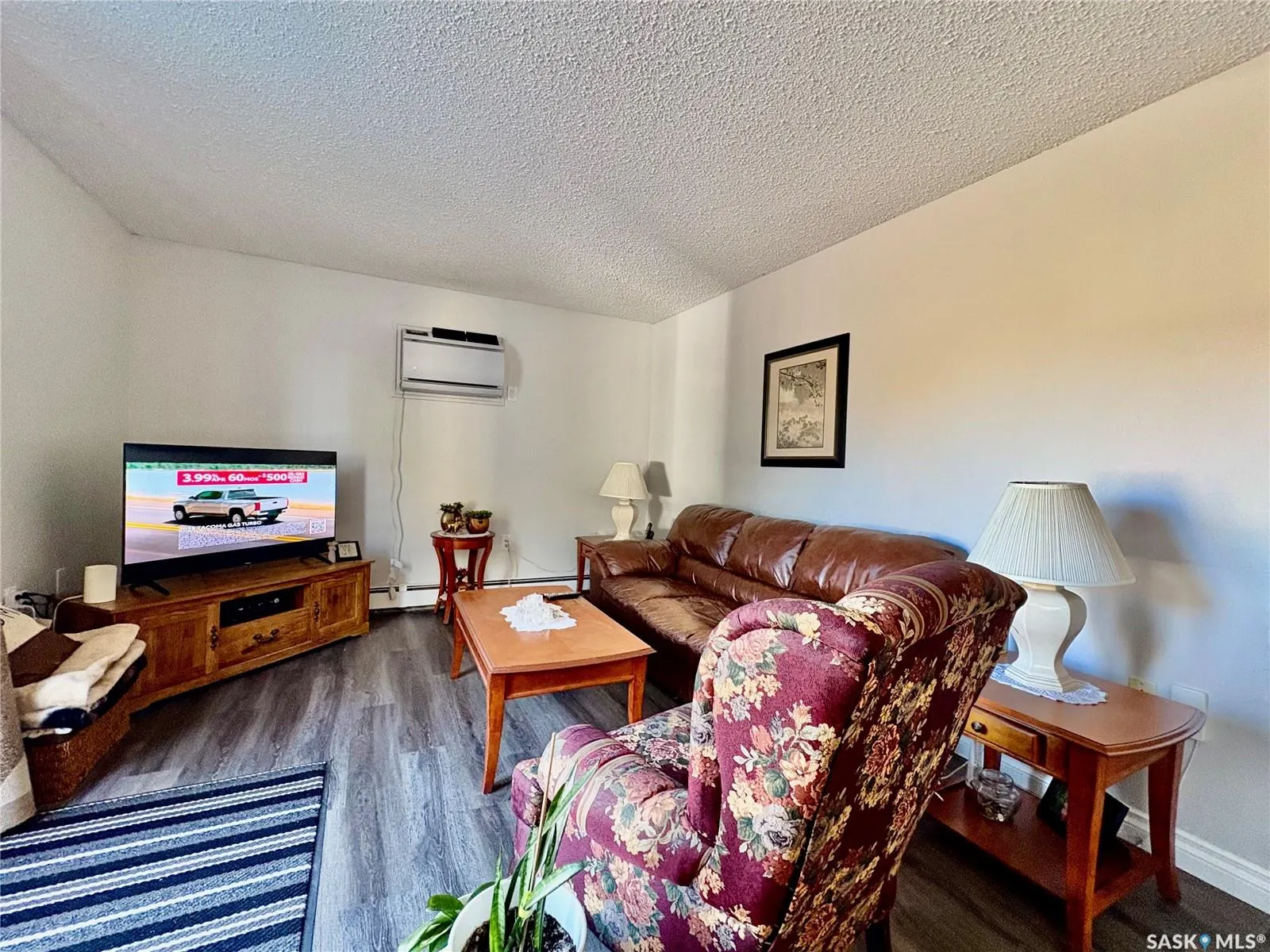 240 Home STREET W